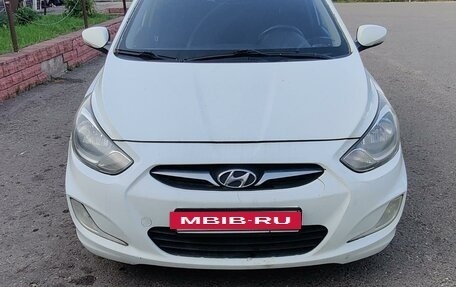 Hyundai Solaris II рестайлинг, 2011 год, 580 000 рублей, 2 фотография