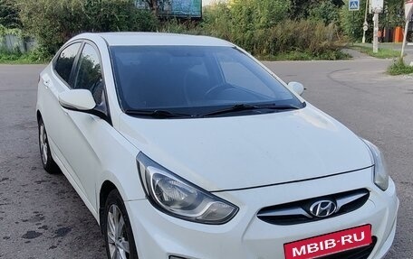 Hyundai Solaris II рестайлинг, 2011 год, 580 000 рублей, 4 фотография