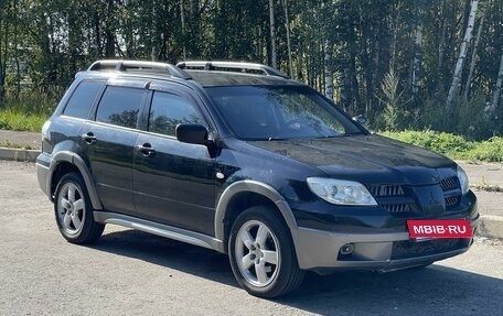 Mitsubishi Outlander III рестайлинг 3, 2005 год, 665 000 рублей, 2 фотография