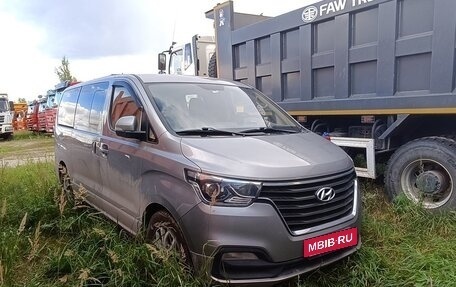 Hyundai H-1 II рестайлинг, 2021 год, 3 320 000 рублей, 3 фотография