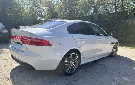 Jaguar XE I рестайлинг, 2015 год, 2 300 000 рублей, 8 фотография