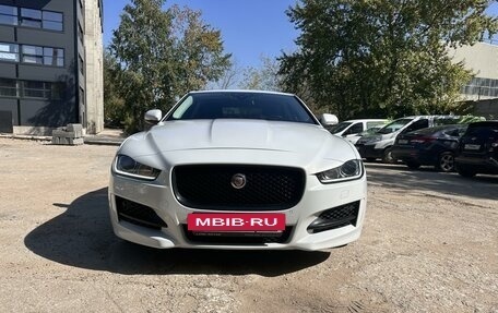 Jaguar XE I рестайлинг, 2015 год, 2 300 000 рублей, 2 фотография