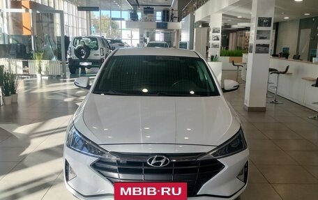 Hyundai Elantra VI рестайлинг, 2019 год, 1 640 000 рублей, 8 фотография