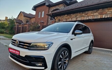 Volkswagen Tiguan II, 2019 год, 3 088 000 рублей, 1 фотография