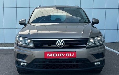 Volkswagen Tiguan II, 2017 год, 2 274 000 рублей, 2 фотография