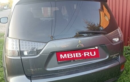 Mitsubishi Outlander III рестайлинг 3, 2010 год, 1 400 000 рублей, 3 фотография