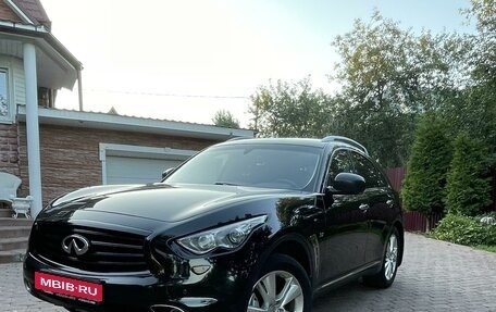 Infiniti QX70, 2015 год, 2 800 000 рублей, 1 фотография