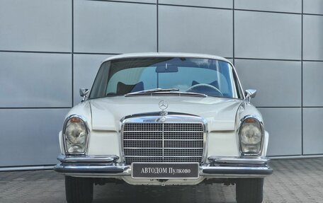 Mercedes-Benz W111, 1970 год, 13 900 000 рублей, 2 фотография