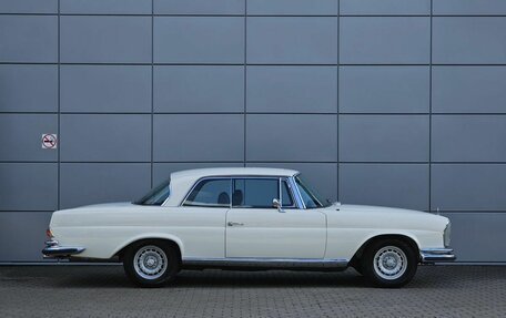 Mercedes-Benz W111, 1970 год, 13 900 000 рублей, 6 фотография