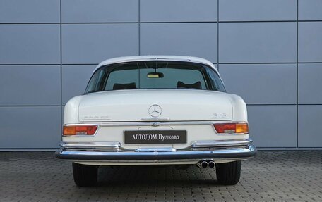 Mercedes-Benz W111, 1970 год, 13 900 000 рублей, 8 фотография