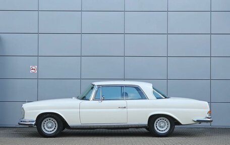 Mercedes-Benz W111, 1970 год, 13 900 000 рублей, 9 фотография