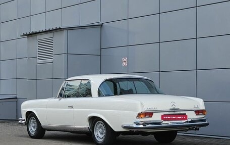 Mercedes-Benz W111, 1970 год, 13 900 000 рублей, 7 фотография