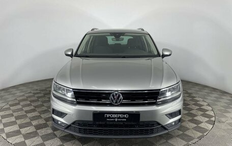 Volkswagen Tiguan II, 2019 год, 2 399 000 рублей, 2 фотография