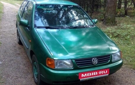 Volkswagen Polo III рестайлинг, 1996 год, 135 000 рублей, 4 фотография