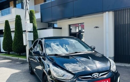 Hyundai Solaris II рестайлинг, 2012 год, 730 000 рублей, 3 фотография