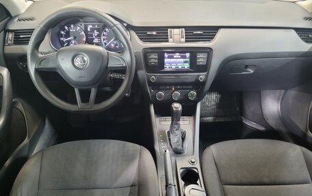 Skoda Octavia, 2015 год, 1 090 000 рублей, 8 фотография