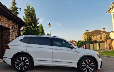 Volkswagen Tiguan II, 2019 год, 3 088 000 рублей, 10 фотография