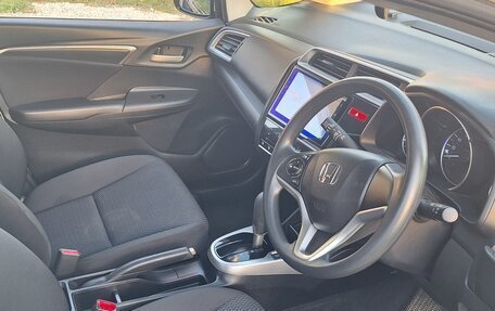 Honda Fit III, 2017 год, 1 380 000 рублей, 10 фотография