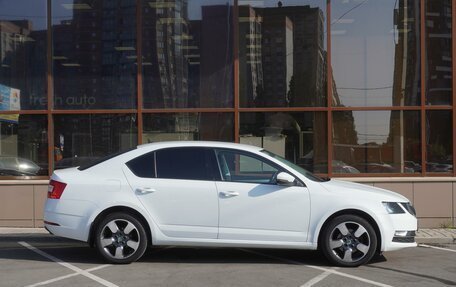 Skoda Octavia, 2017 год, 1 749 000 рублей, 5 фотография