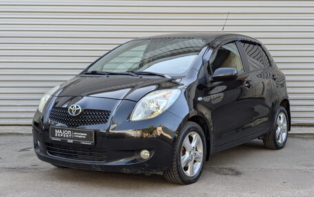 Toyota Yaris III рестайлинг, 2007 год, 600 000 рублей, 1 фотография