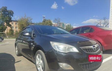 Opel Astra J, 2011 год, 555 000 рублей, 3 фотография