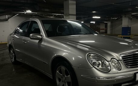 Mercedes-Benz E-Класс, 2004 год, 890 000 рублей, 3 фотография