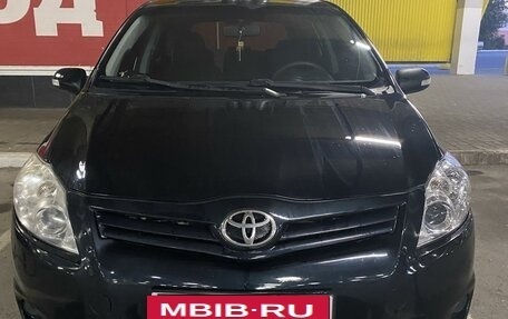 Toyota Auris II, 2011 год, 1 100 000 рублей, 2 фотография