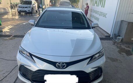 Toyota Camry, 2021 год, 3 200 000 рублей, 2 фотография