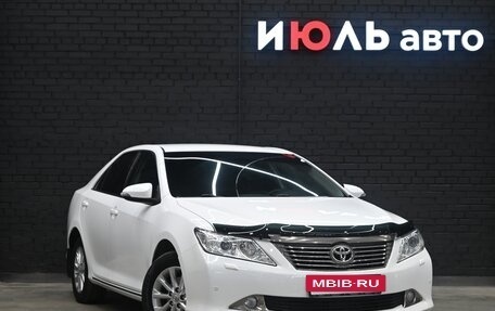 Toyota Camry, 2013 год, 2 095 000 рублей, 3 фотография