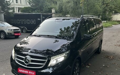 Mercedes-Benz V-Класс, 2017 год, 4 500 000 рублей, 1 фотография