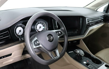 Volkswagen Touareg III, 2018 год, 4 245 000 рублей, 9 фотография