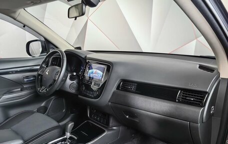 Mitsubishi Outlander III рестайлинг 3, 2019 год, 2 495 000 рублей, 9 фотография