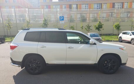 Toyota Highlander III, 2012 год, 2 450 000 рублей, 4 фотография