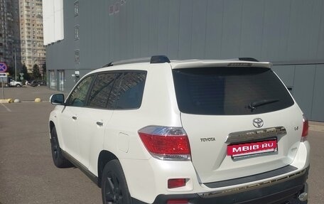 Toyota Highlander III, 2012 год, 2 450 000 рублей, 7 фотография