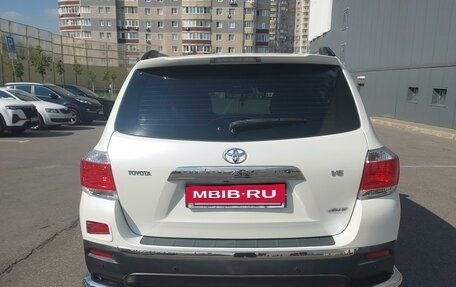 Toyota Highlander III, 2012 год, 2 450 000 рублей, 6 фотография