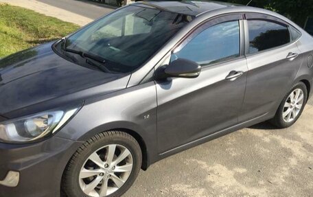 Hyundai Solaris II рестайлинг, 2012 год, 850 000 рублей, 4 фотография