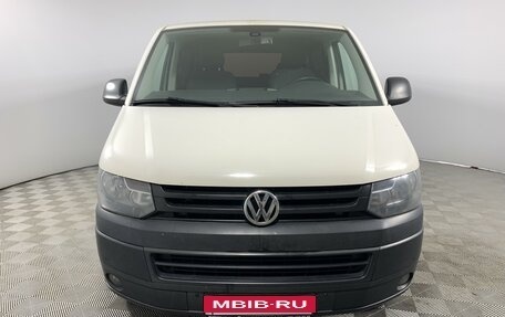 Volkswagen Caravelle T5, 2013 год, 2 029 000 рублей, 2 фотография