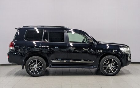 Toyota Land Cruiser 200, 2016 год, 6 740 000 рублей, 4 фотография