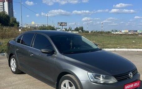 Volkswagen Jetta VI, 2013 год, 1 260 000 рублей, 3 фотография