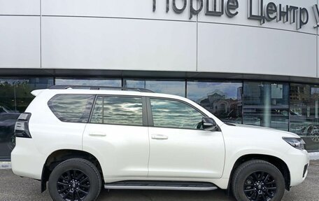 Toyota Land Cruiser Prado 150 рестайлинг 2, 2021 год, 8 441 400 рублей, 4 фотография