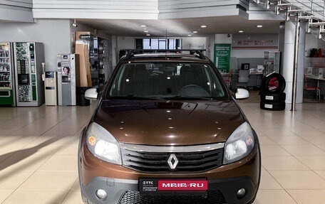 Renault Sandero I, 2013 год, 720 000 рублей, 2 фотография