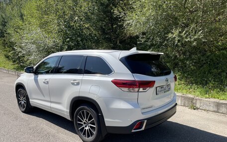 Toyota Highlander III, 2017 год, 4 100 000 рублей, 3 фотография