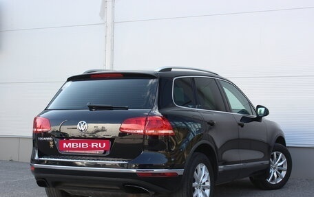 Volkswagen Touareg III, 2014 год, 2 595 000 рублей, 2 фотография