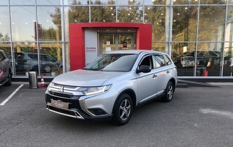 Mitsubishi Outlander III рестайлинг 3, 2019 год, 2 090 000 рублей, 1 фотография