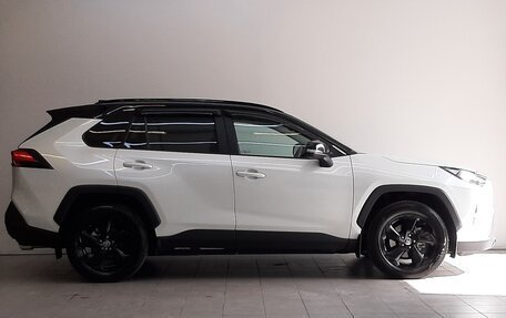 Toyota RAV4, 2021 год, 4 600 000 рублей, 5 фотография