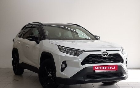 Toyota RAV4, 2021 год, 4 600 000 рублей, 4 фотография