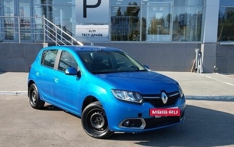 Renault Sandero II рестайлинг, 2016 год, 950 000 рублей, 3 фотография