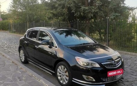 Opel Astra J, 2010 год, 810 000 рублей, 2 фотография