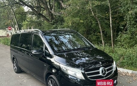 Mercedes-Benz V-Класс, 2017 год, 4 500 000 рублей, 2 фотография