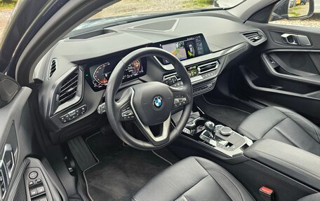 BMW 1 серия, 2021 год, 2 650 000 рублей, 9 фотография